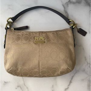2010 Coach shoulder purse with dust bag